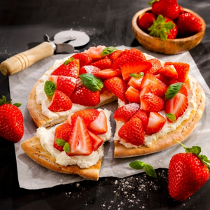 Recipe strawberry pizza with mascarpone